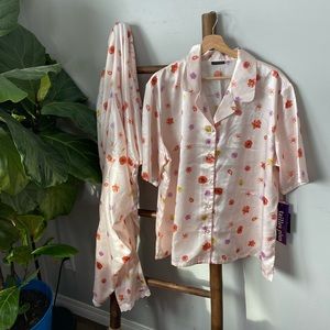 NWT Alfred sung Plus size floral silky pyjama set.